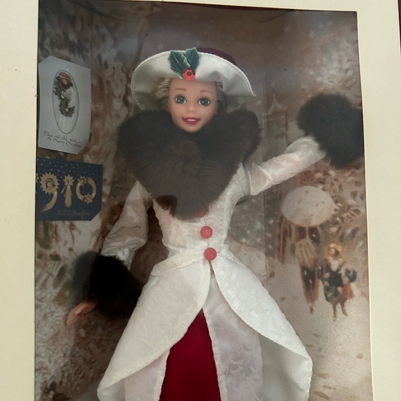 Holiday Memory Barbie - Picture 4 of 7